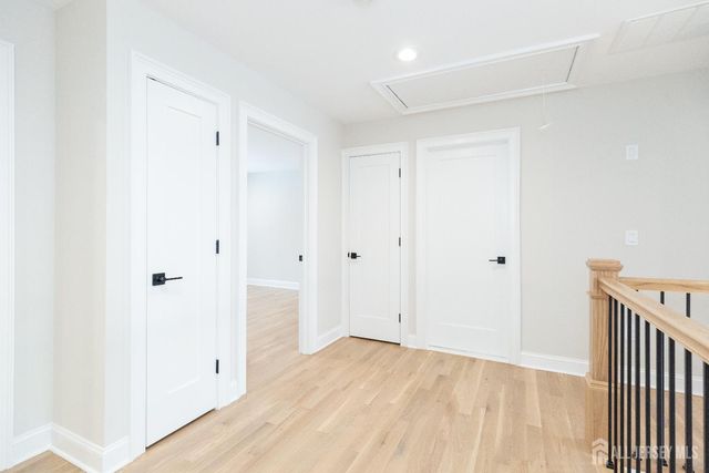 7 Altamont Road, Edison, NJ 08817