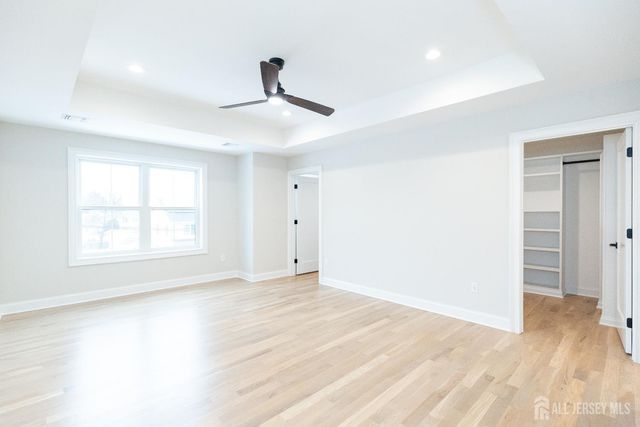 7 Altamont Road, Edison, NJ 08817