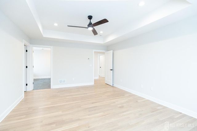 7 Altamont Road, Edison, NJ 08817