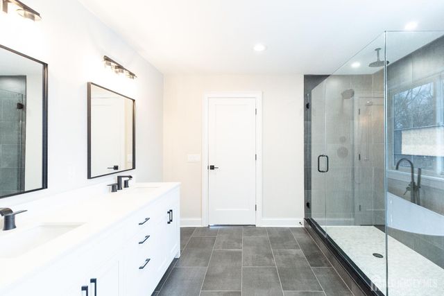 7 Altamont Road, Edison, NJ 08817