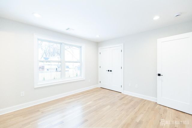 7 Altamont Road, Edison, NJ 08817