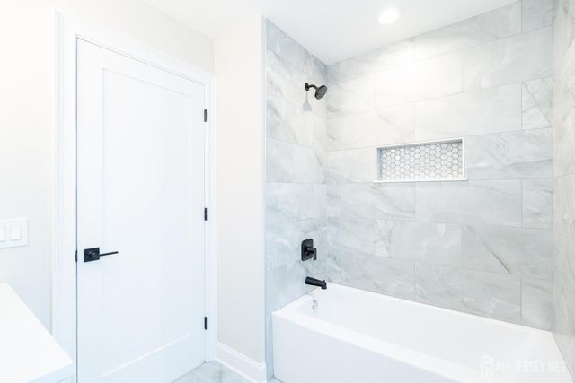 7 Altamont Road, Edison, NJ 08817