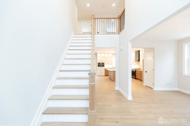 7 Altamont Road, Edison, NJ 08817