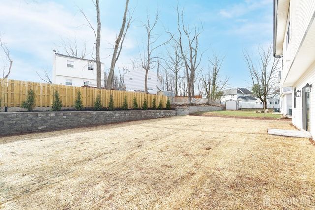 7 Altamont Road, Edison, NJ 08817