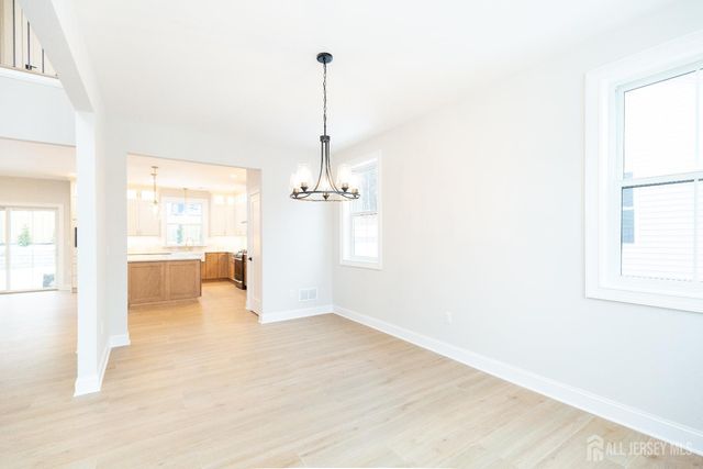 7 Altamont Road, Edison, NJ 08817