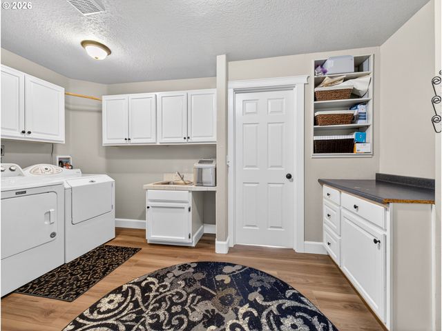 15379 Sw SUNSET Blvd, Sherwood, OR 97140