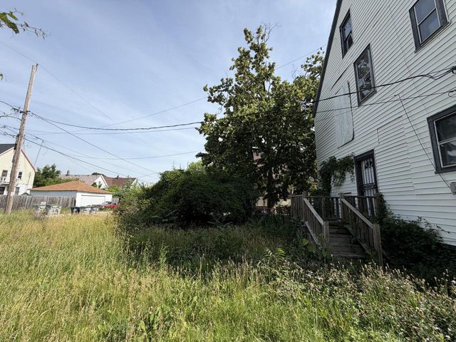 2727 N 24th PLACE, Milwaukee, WI 53206