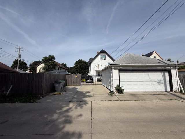 2727 N 24th PLACE, Milwaukee, WI 53206