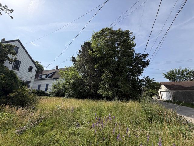 2727 N 24th PLACE, Milwaukee, WI 53206