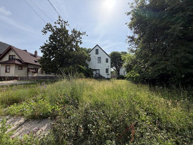 2727 N 24th PLACE, Milwaukee, WI 53206