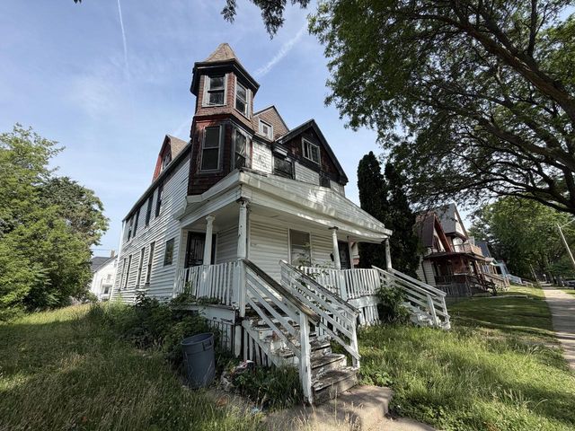 2727 N 24th PLACE, Milwaukee, WI 53206