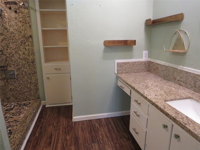 1505 Oak Ridge Drive, Dickinson, TX 77539