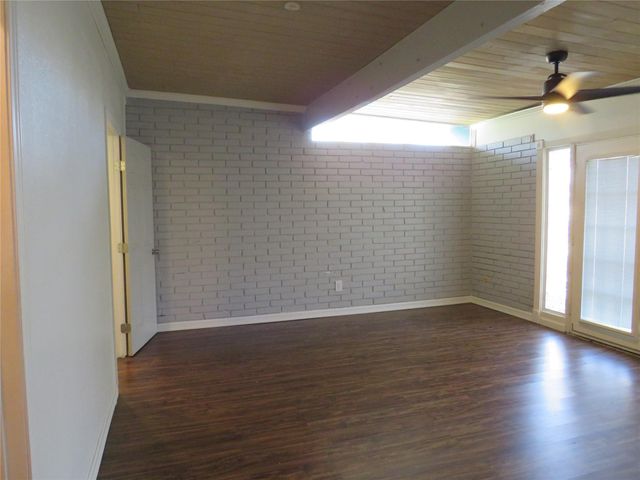 1505 Oak Ridge Drive, Dickinson, TX 77539