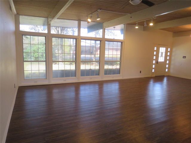 1505 Oak Ridge Drive, Dickinson, TX 77539