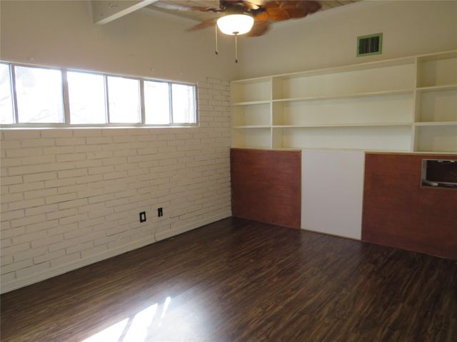 1505 Oak Ridge Drive, Dickinson, TX 77539