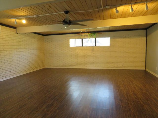 1505 Oak Ridge Drive, Dickinson, TX 77539