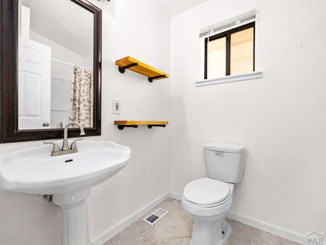 768 W McCulloch Blvd, Pueblo West, CO 81007