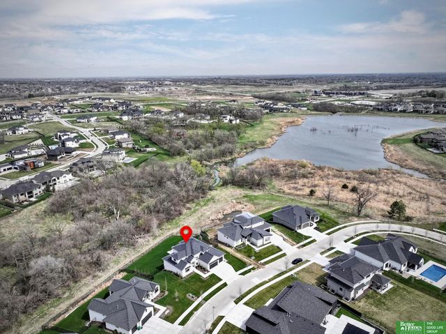 21016 C Street, Omaha, NE 68022