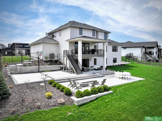 21016 C Street, Omaha, NE 68022