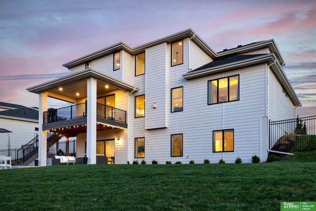 21016 C Street, Omaha, NE 68022