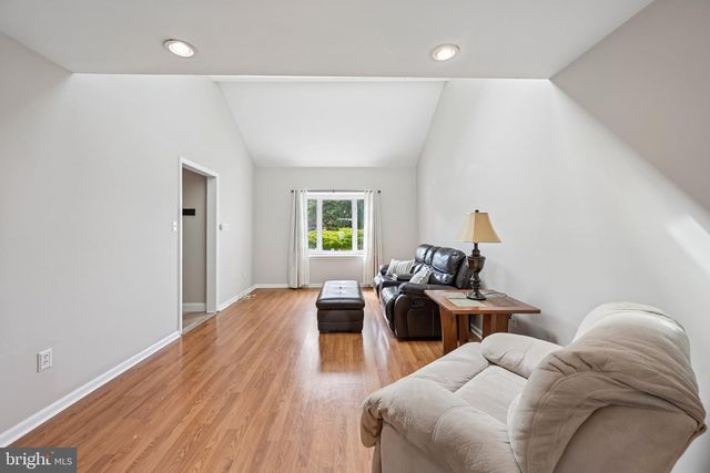 23 WYNNEWOOD DR, Voorhees, NJ 08043