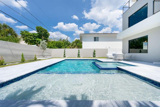 3225 Canal Drive, Pompano Beach, FL 33062