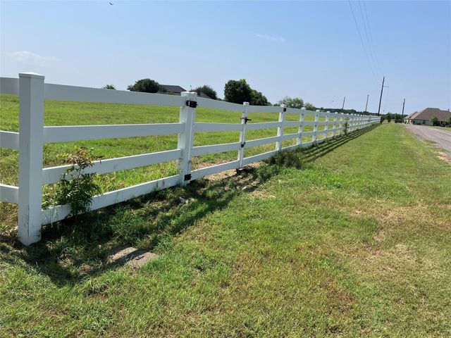 1725 Highland Drive, Whitney, TX 76692