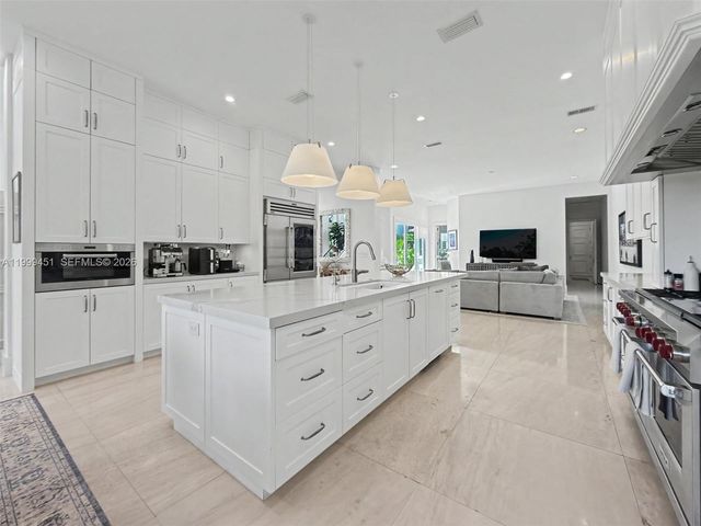 13689 Deering Bay Dr 13689, Coral Gables, FL 33158