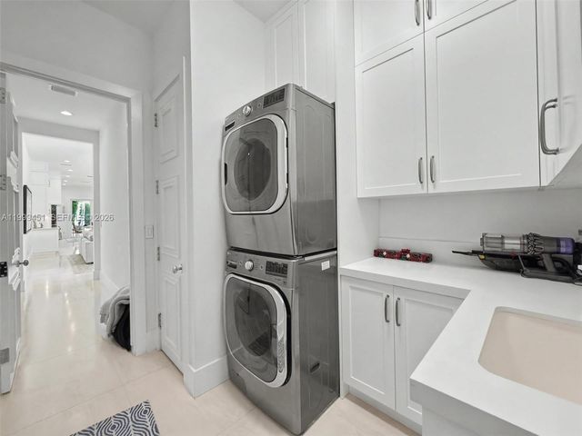 13689 Deering Bay Dr 13689, Coral Gables, FL 33158