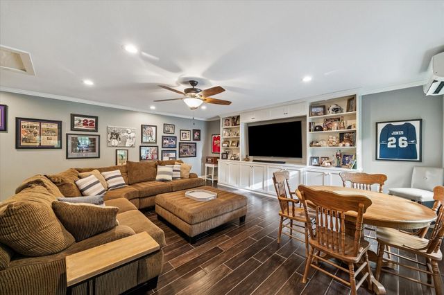 1711 Walnut Lane, Kingwood, TX 77339