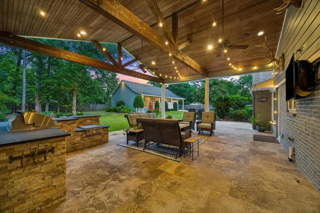 1711 Walnut Lane, Kingwood, TX 77339