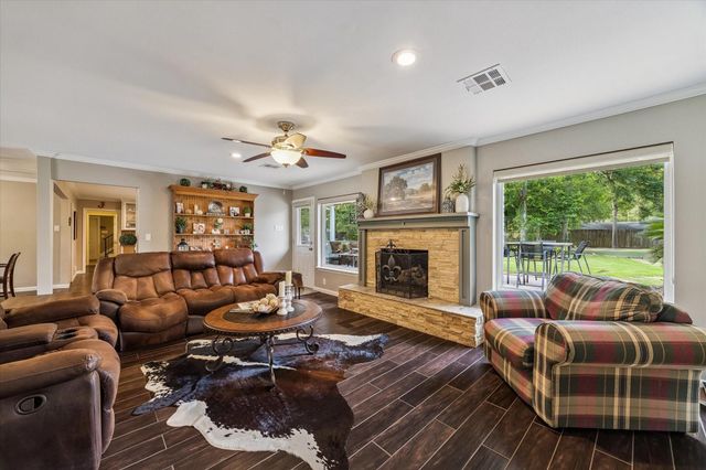 1711 Walnut Lane, Kingwood, TX 77339