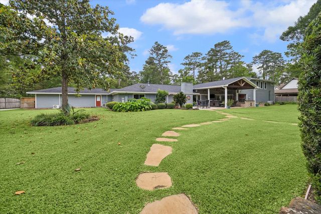 1711 Walnut Lane, Kingwood, TX 77339