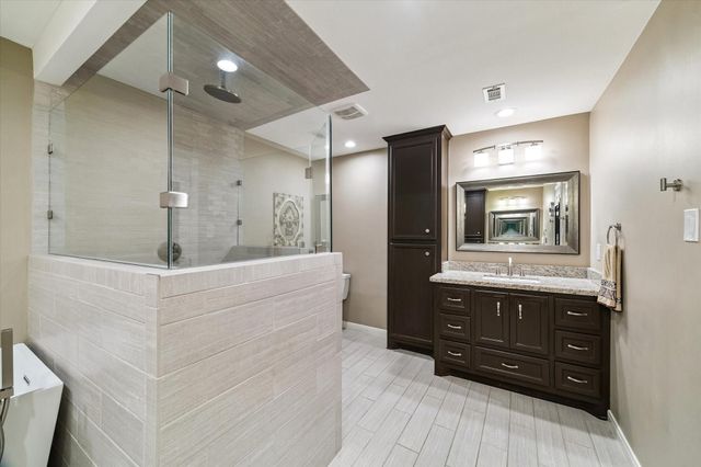 1711 Walnut Lane, Kingwood, TX 77339