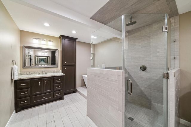 1711 Walnut Lane, Kingwood, TX 77339