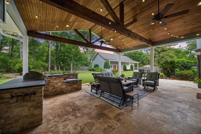 1711 Walnut Lane, Kingwood, TX 77339