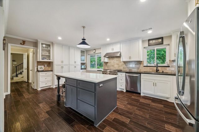 1711 Walnut Lane, Kingwood, TX 77339