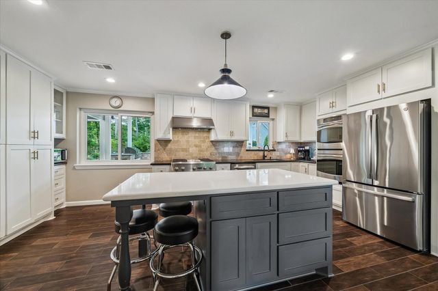 1711 Walnut Lane, Kingwood, TX 77339