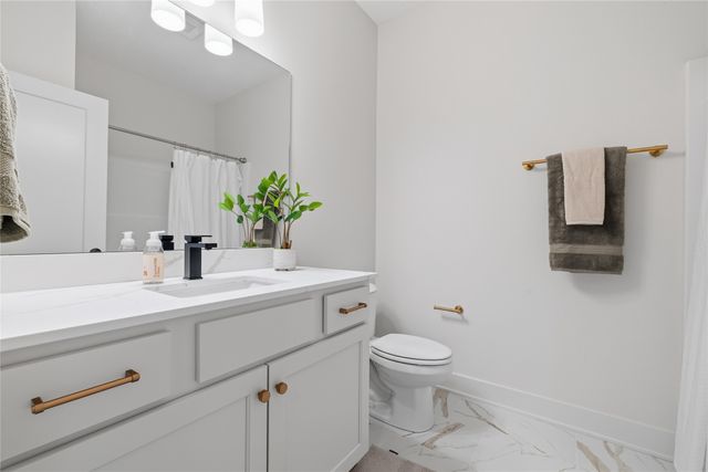2912 NW Beechwood Court, Ankeny, IA 50023