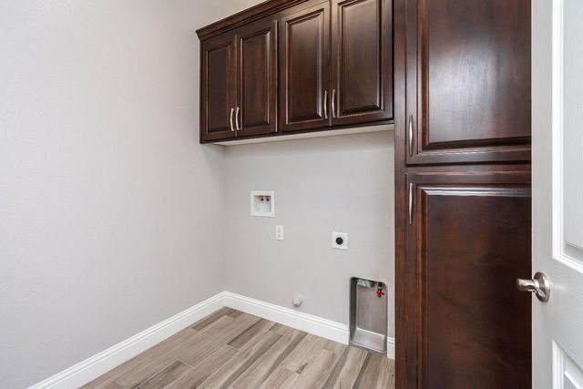 2064 Somers St, Roseville, CA 95747