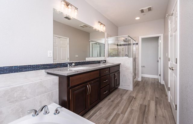 2064 Somers St, Roseville, CA 95747