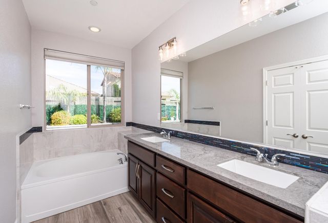 2064 Somers St, Roseville, CA 95747