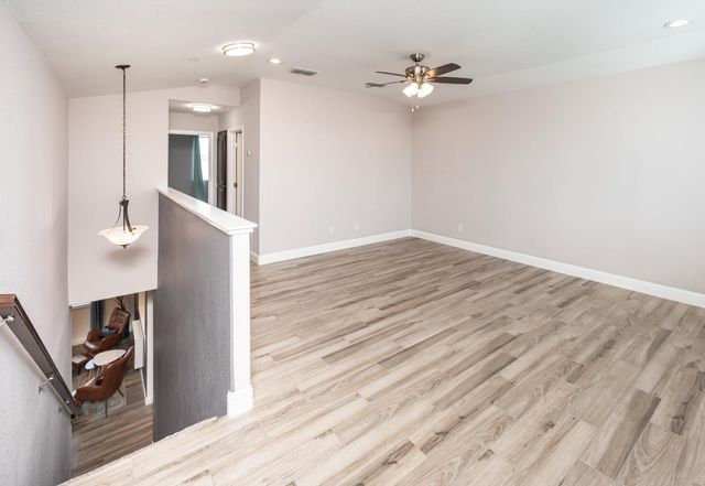 2064 Somers St, Roseville, CA 95747