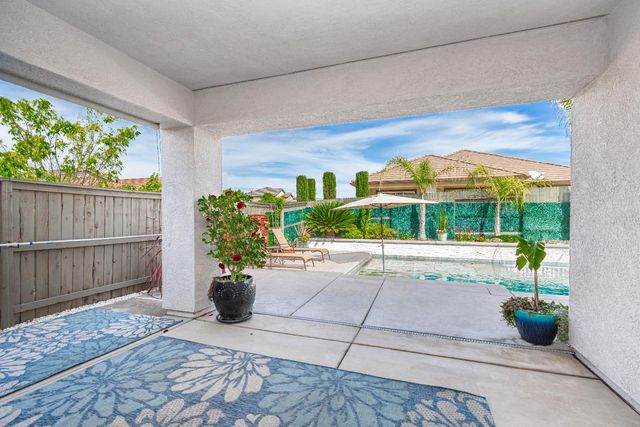 2064 Somers St, Roseville, CA 95747