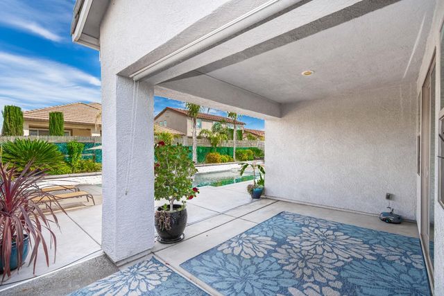 2064 Somers St, Roseville, CA 95747