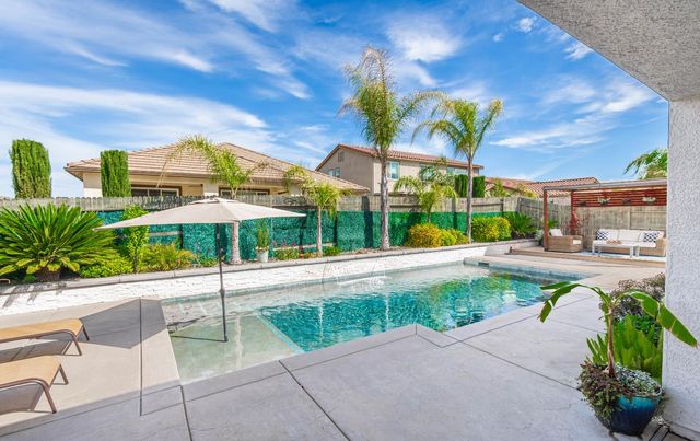 2064 Somers St, Roseville, CA 95747