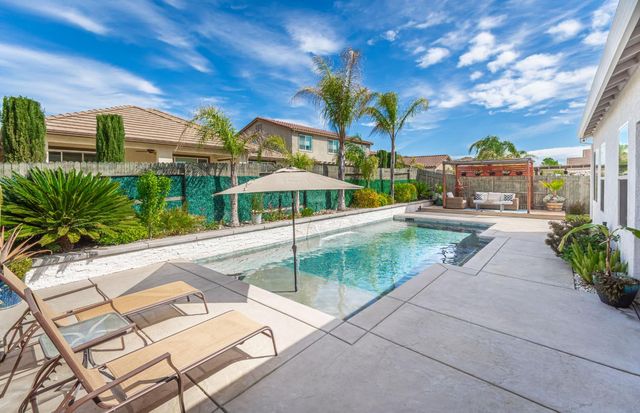 2064 Somers St, Roseville, CA 95747