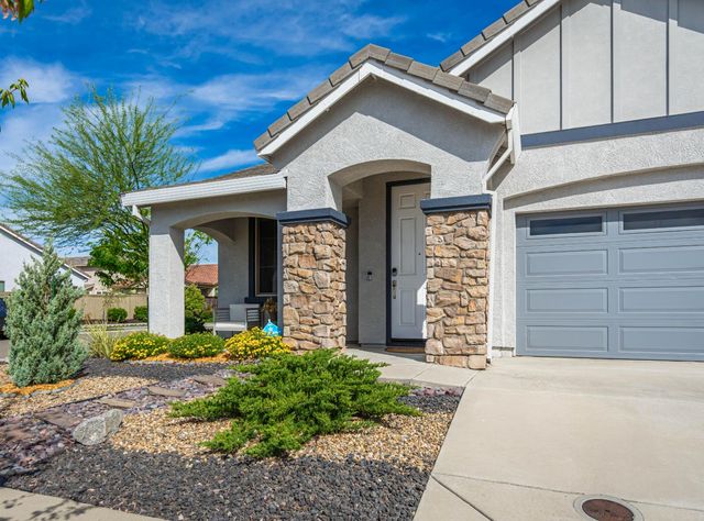 2064 Somers St, Roseville, CA 95747