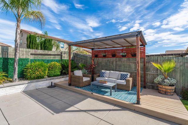 2064 Somers St, Roseville, CA 95747