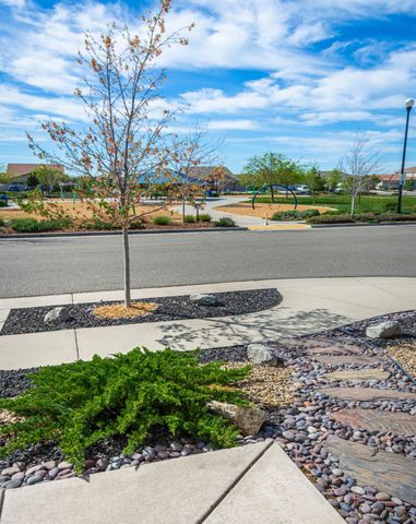 2064 Somers St, Roseville, CA 95747